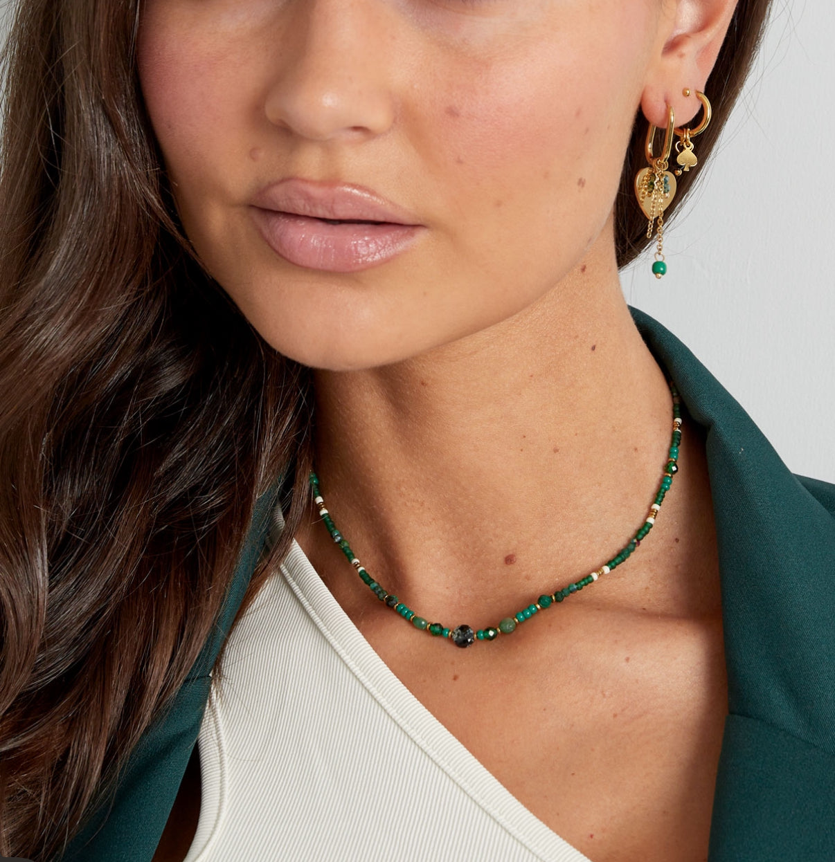 Collier ZÉNA en pierres naturelles (disponible en marron et en vert)